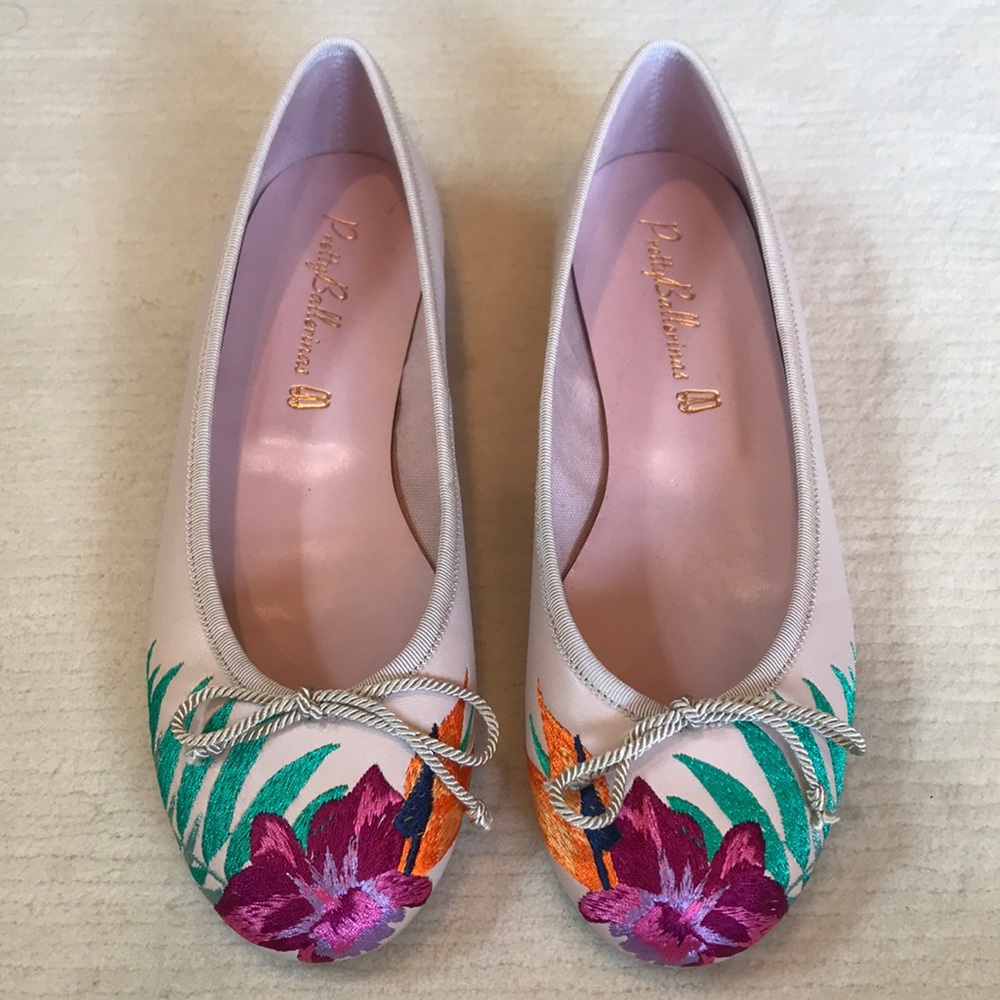 Pretty Ballerinas NWOT floral and nude flats